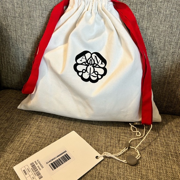 Alexander McQueen designer handbag - Picture 7 of 8